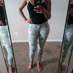 Bullhead Blue Pink Floral Skinniest Jeans Pants 1
